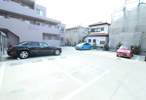 エクセレント室田 駐車場