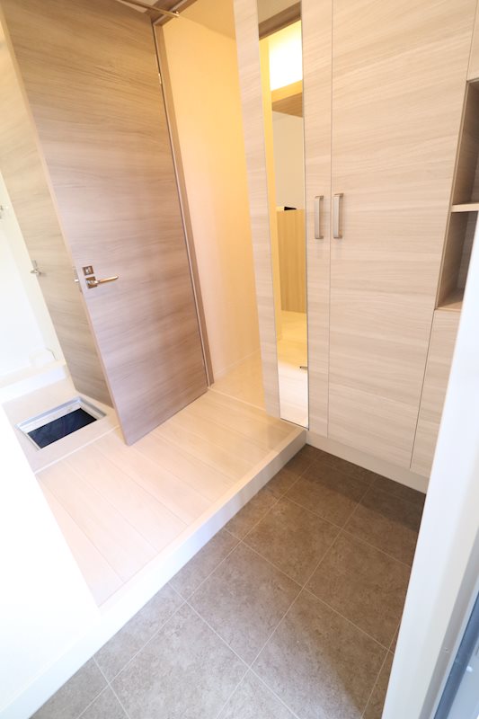 Luana Court C 玄関